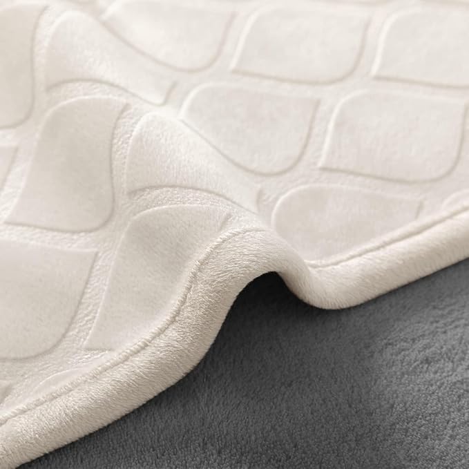 fuguitex Waterproof Dog Blanket Bed Cover Dog Crystal Velvet Moroccan Fuzzy Cozy Plush Pet Blanket Throw Blanket for Couch Sofa(82 * 82 inch, Cream+Grey)