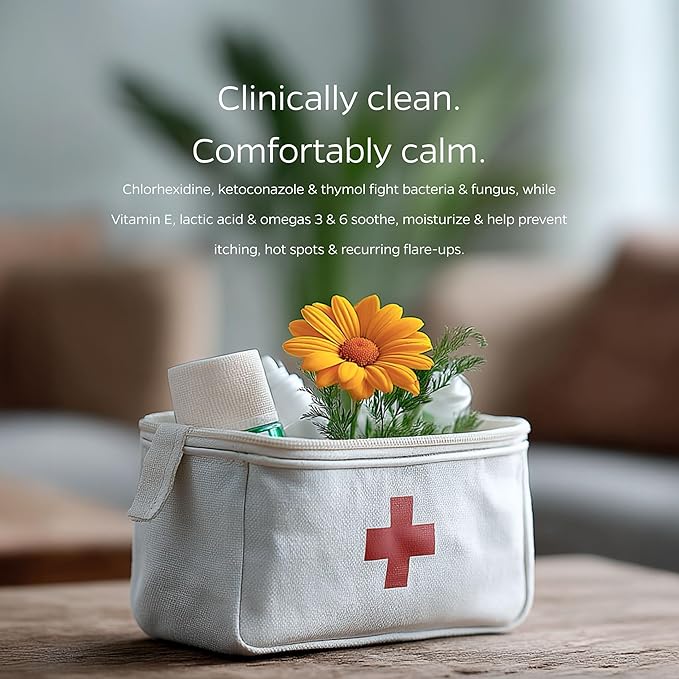 Pet Parents® Pet WiPees™ Cleansing Wipes for Dogs with Chlorhexidine, Ketoconazole and Thymol, Cleans Skin Folds, Paws and Coat, Deodorizes, Supports Skin Hygiene