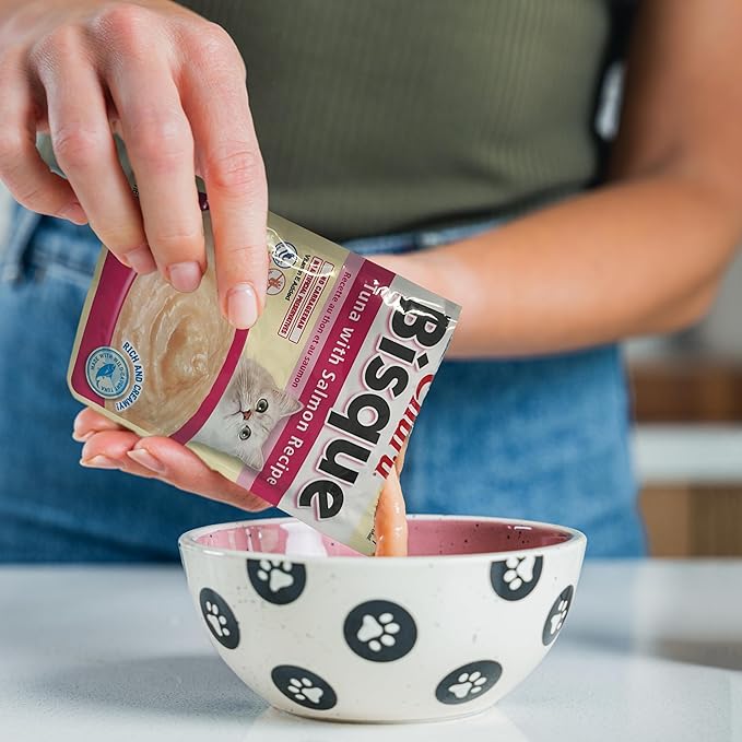 INABA Churu Bisque for Cats, Creamy Lickable Purée Side Dish with Vitamin E, 1 Ounce per Pouch, 5 Pouches, Tuna Variety Pack